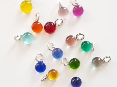 TENDENCIAS PRIMAVERA-VERANO 2025: LOS ACCESORIOS QUE VAN A MARCAR ESTILO
